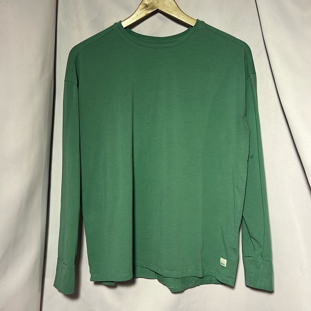 Vuori Long Sleeve athletic shirt. Green